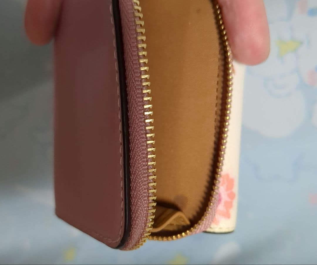 ア*キ様 COACH　スモールトライフォードウォレットウィズマルチフローラルプリ