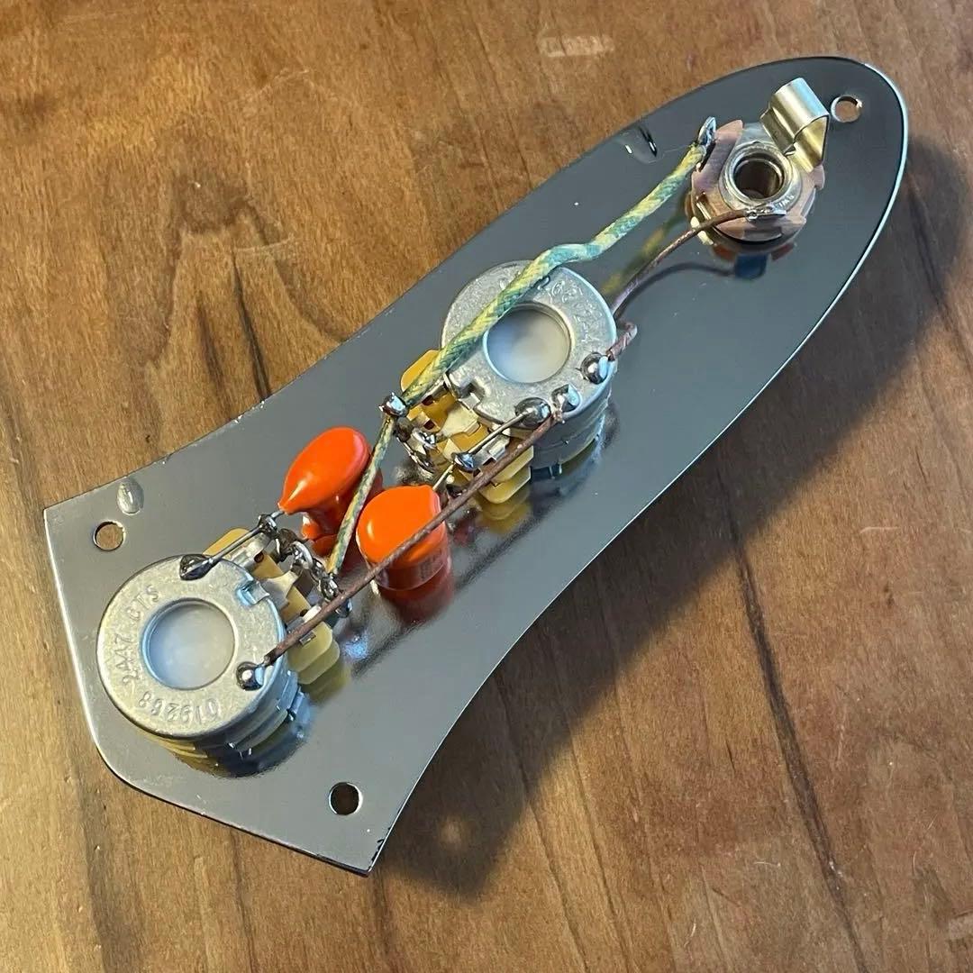 Fender Jazz Bass 1960sスタイル 配線済みアッセンブリー2連