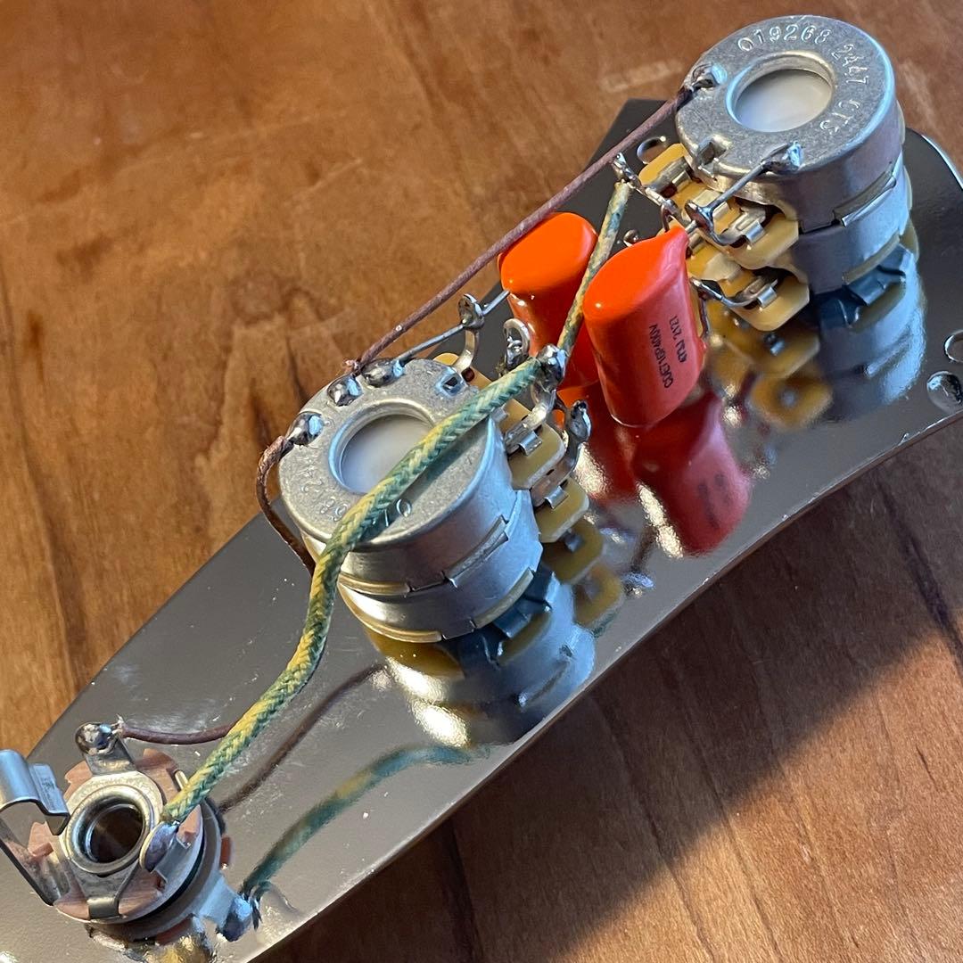 Fender Jazz Bass 1960sスタイル 配線済みアッセンブリー2連