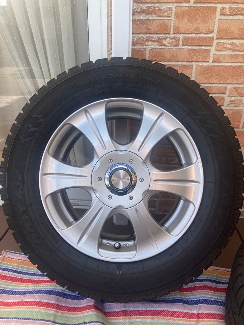 【送料込み】205/65R15 TOYO スタッドレスタイヤ 4本ホイール付き