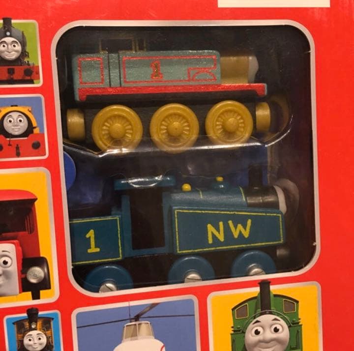【数量限定】トーマス　大図鑑　木製トーマス付