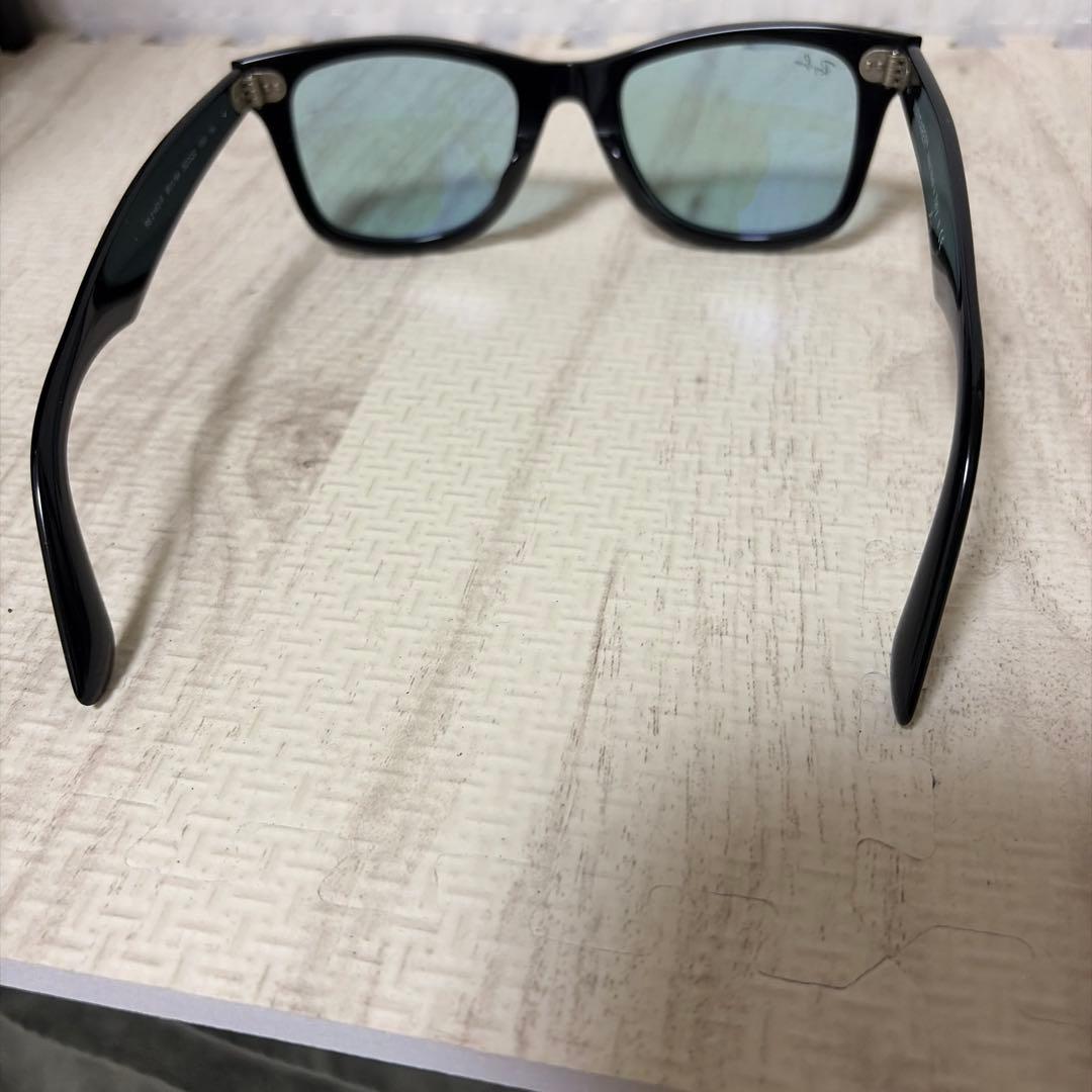 Ray-Ban Wayfarer ブラックサングラス ケース付き