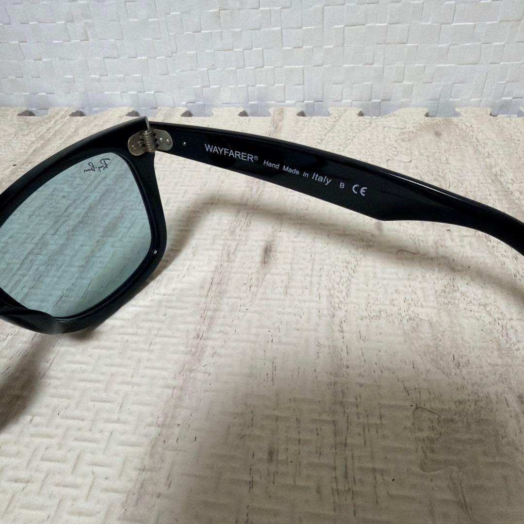 Ray-Ban Wayfarer ブラックサングラス ケース付き