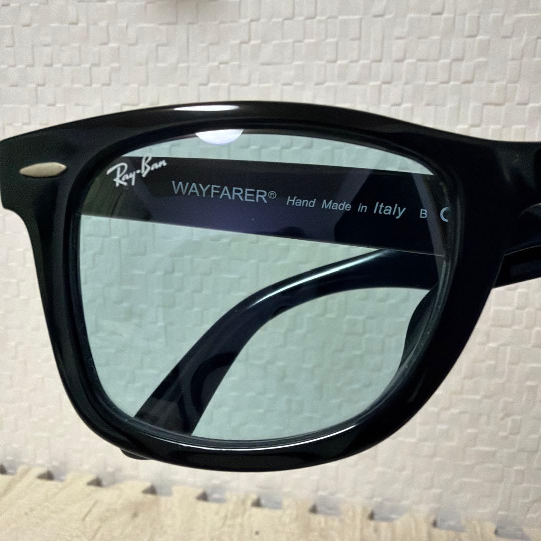 Ray-Ban Wayfarer ブラックサングラス ケース付き