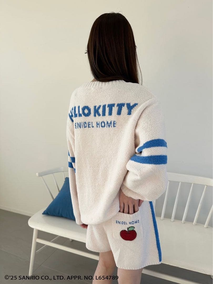 【HELLO KITTY】ニットプルオーバー　ニットショートパンツ　セット