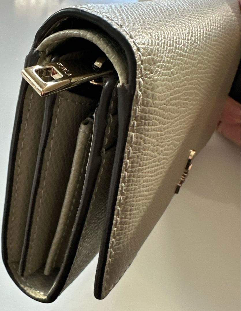 FURLA グレー 二つ折り財布
