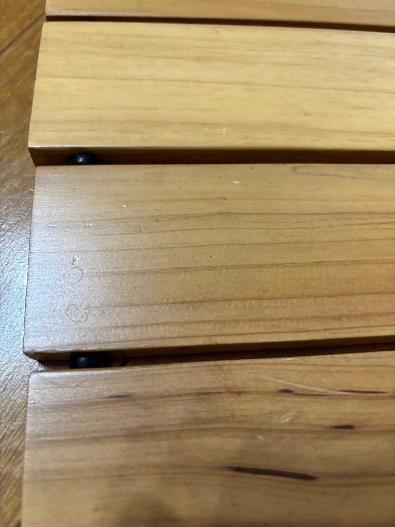 トントン様用Coleman natural wood roll table 65