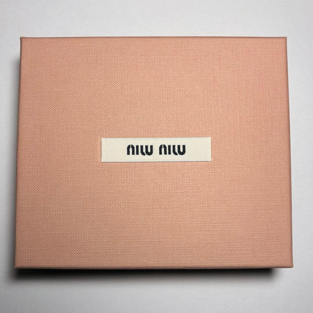 miumiu財布