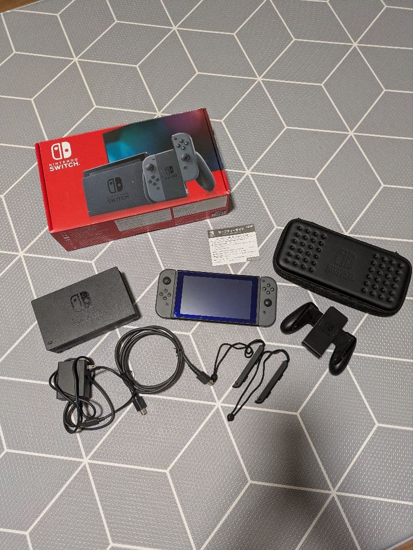 Nintendo Switch 本体 グレー 　2022年購入　ケース付き