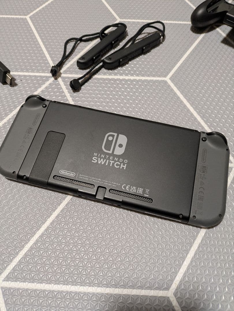 Nintendo Switch 本体 グレー 　2022年購入　ケース付き