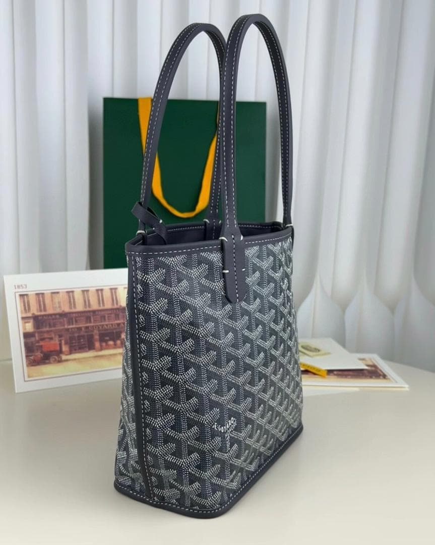 極美品！グレー　ハンドバッグ　レザー