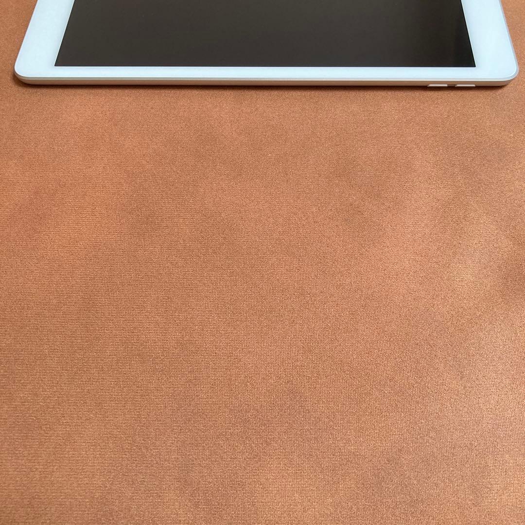 715 美品☆電池ほぼ新品☆iPad8 第8世代 32GB WIFIモデル☆