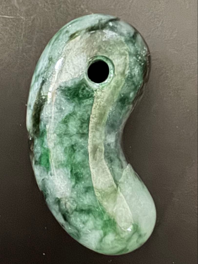 【糸魚川翡翠】勾玉