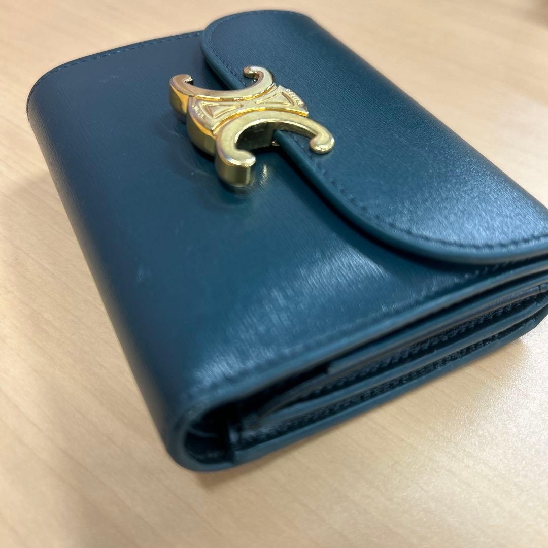 CELINE グリーン　限定カラー フラップ財布 最終値段
