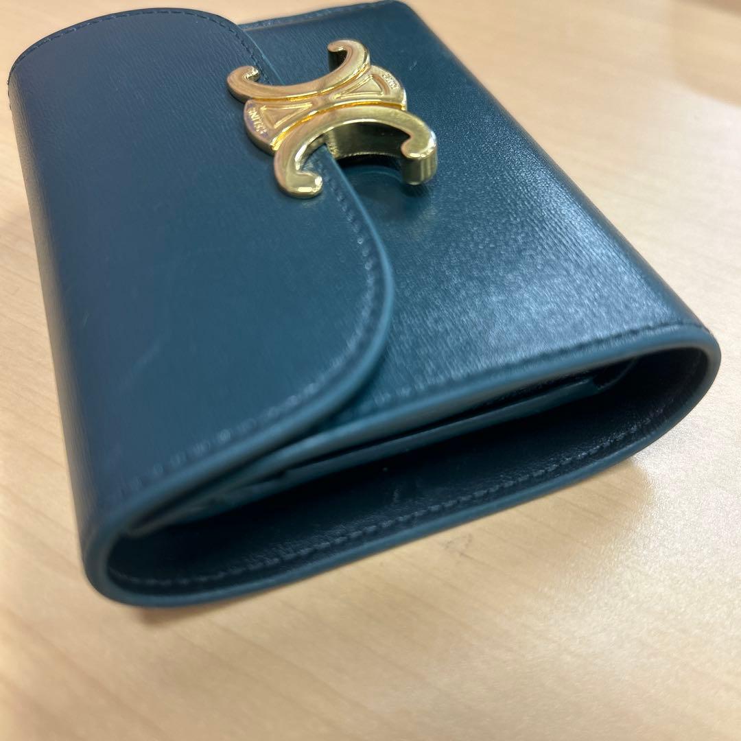 CELINE グリーン　限定カラー フラップ財布 最終値段