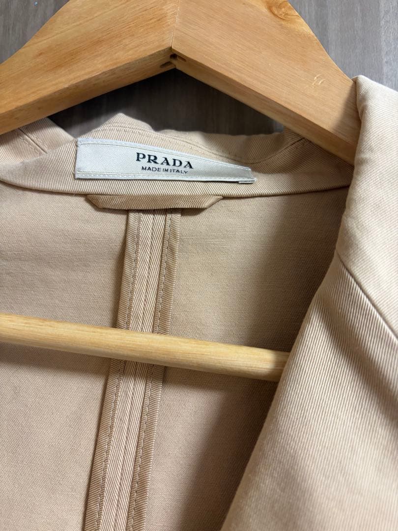 PRADA テーラードジャケット ベージュ