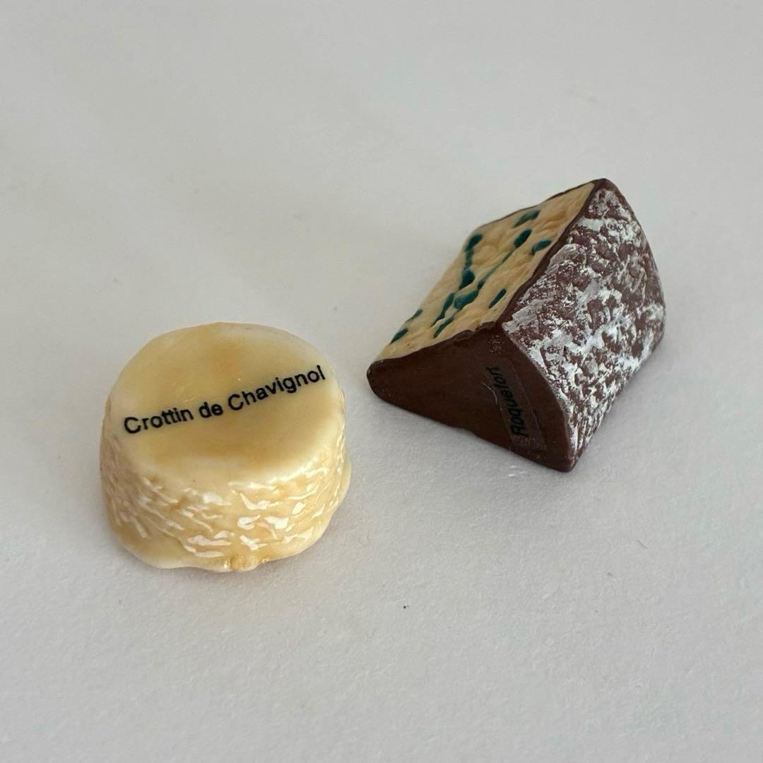 フランスのチーズ　希少　フェーブ　ヴィンテージ　フランス　陶器　ミニチュア　置物