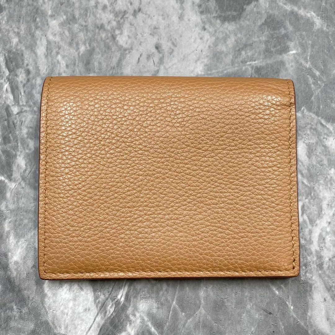 【美品】PRADA　二つ折り財布　キャメル　金ロゴ