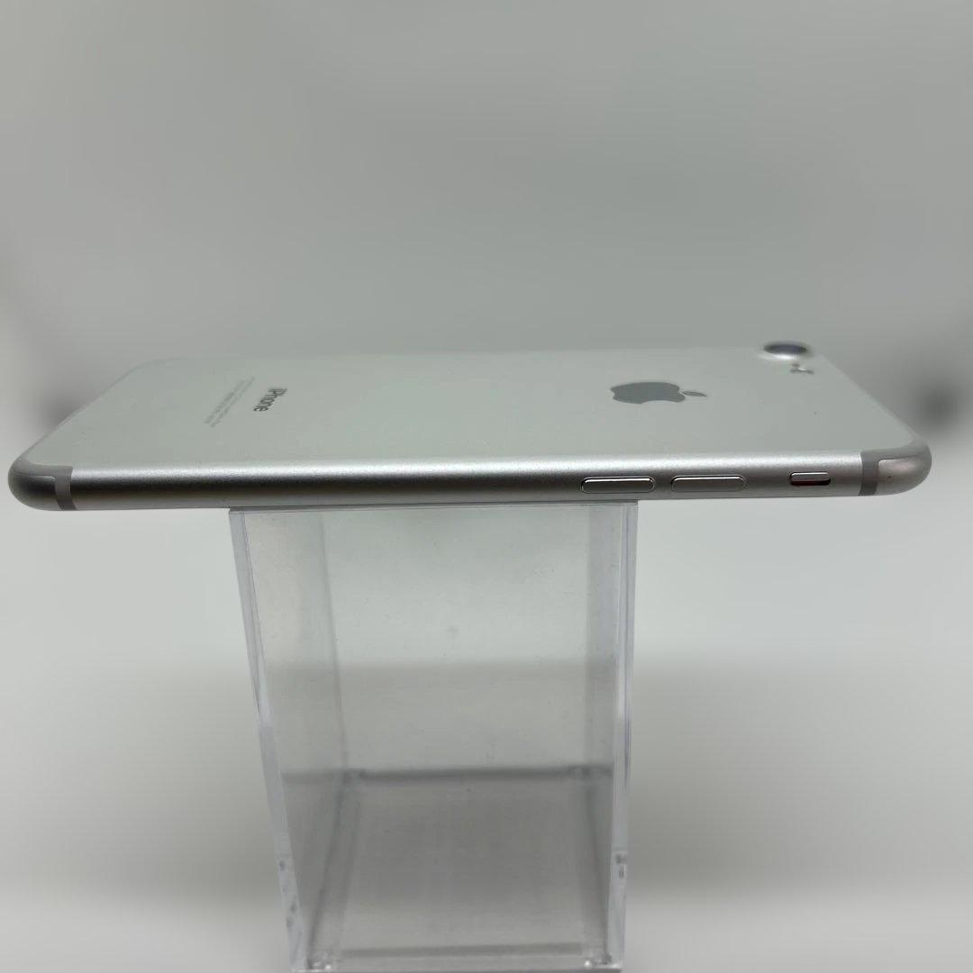 Apple iPhone 7 32Gシルバー　バッテリー新品100%