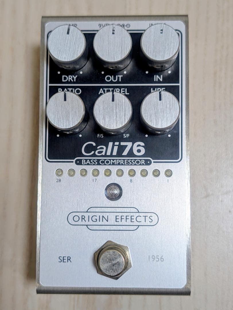 ベース ORIGIN EFFECTS Cali76 Bass Compressor
