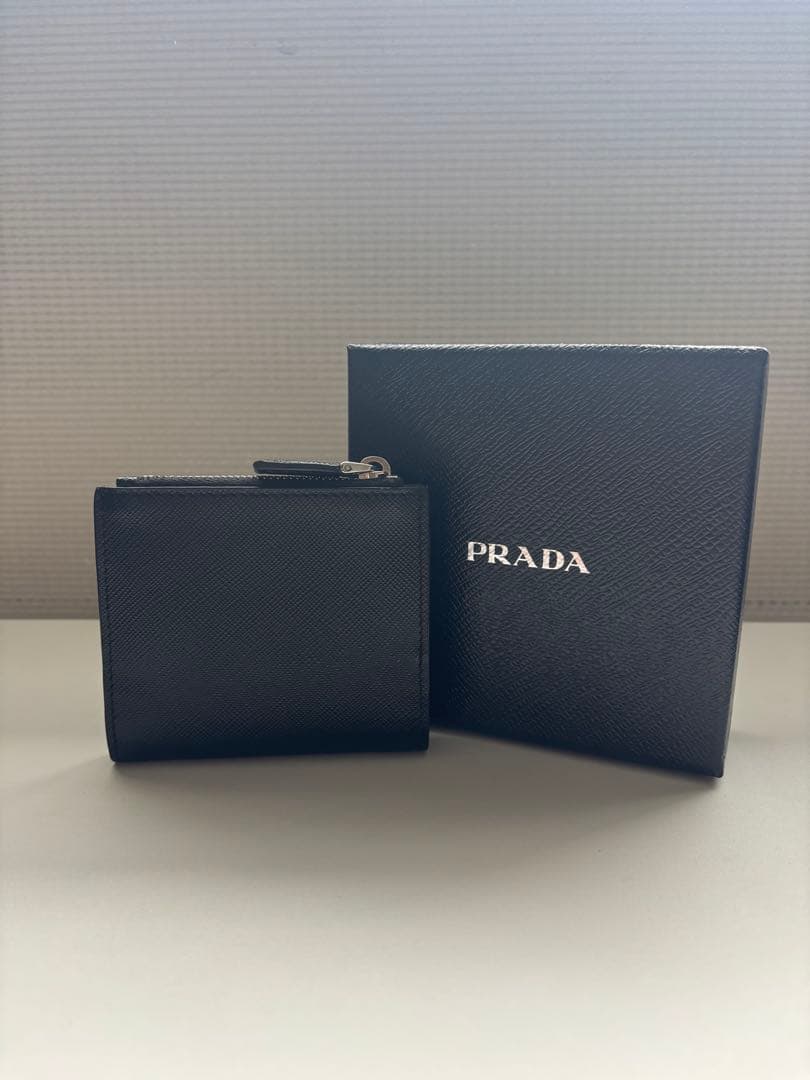 PRADA サフィアーノ 黒 プラダ