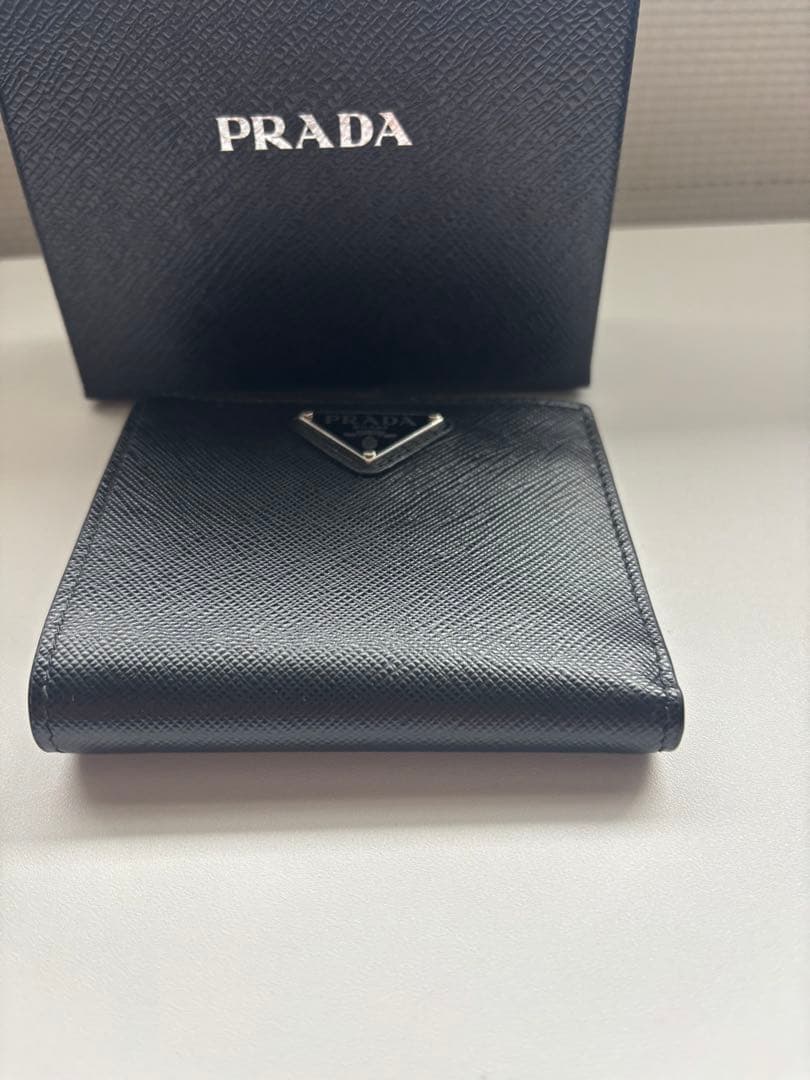 PRADA サフィアーノ 黒 プラダ