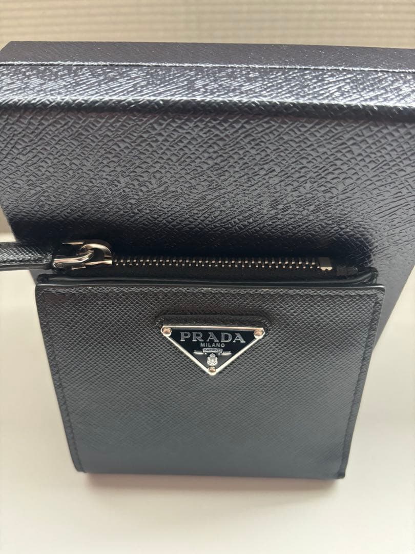 PRADA サフィアーノ 黒 プラダ
