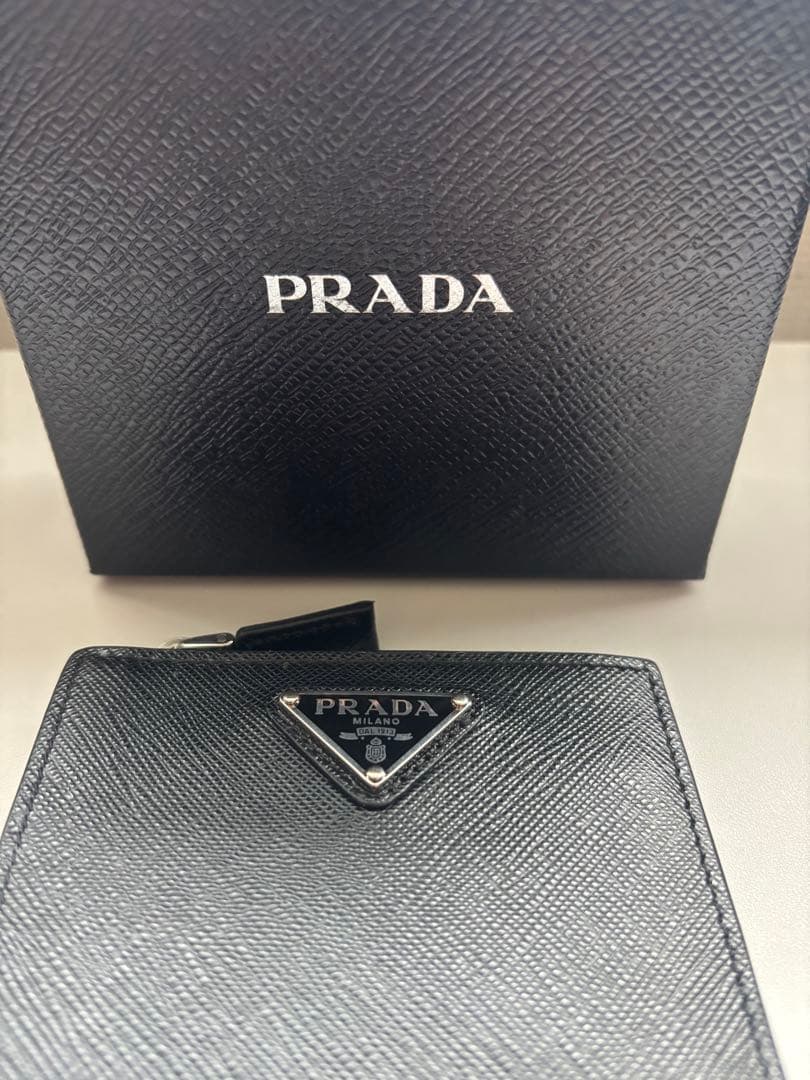 PRADA サフィアーノ 黒 プラダ