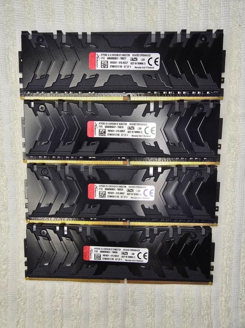 Kingston HyperX Predator DDR4 32GB通電確認済み