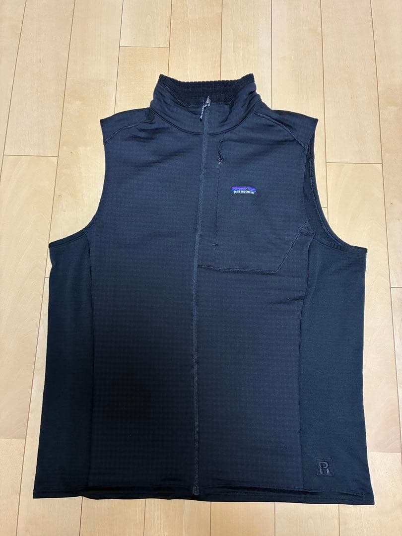 patagonia（パタゴニア）R1 ベスト Lサイズ　ブラック　SP26