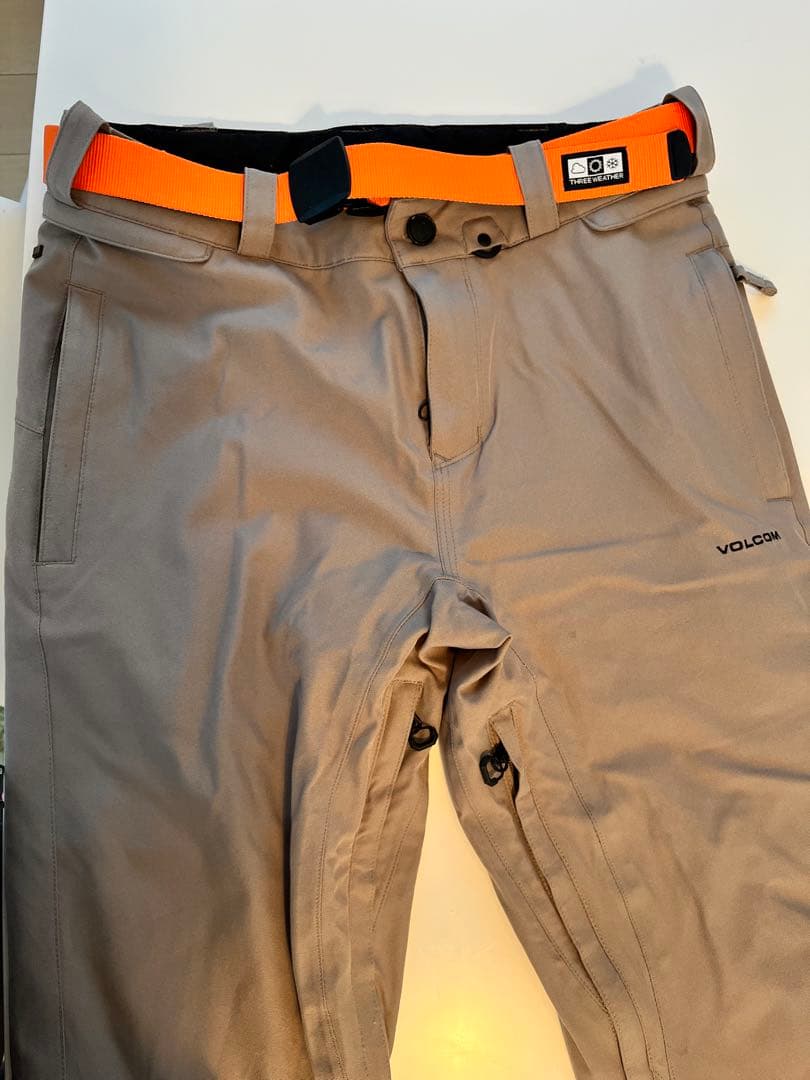 VOLCOM スノーボードウェアパンツ　ベルト付