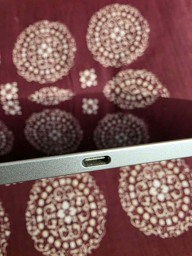 iPad Air 第5世代 Wi-Fiモデル 256GB - スターライト