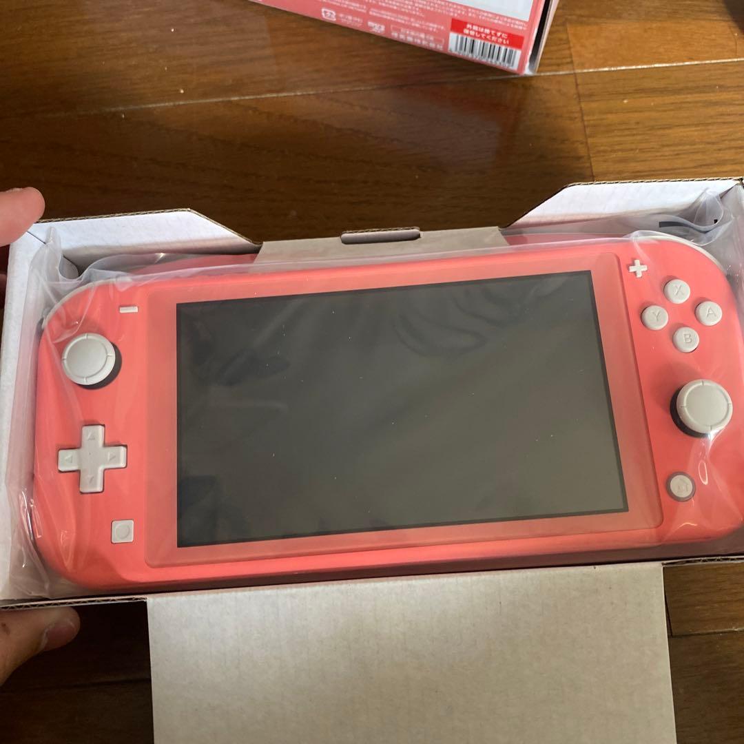 新品未開封　Nintendo switch lite 本体　コーラル