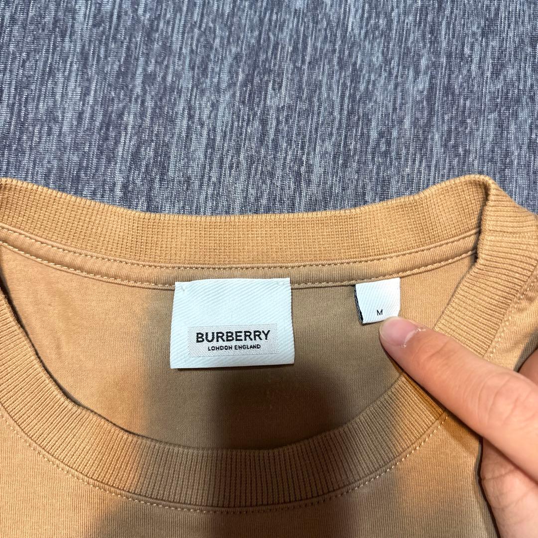 ち*る様 BURBERRYブラウンTシャツ
