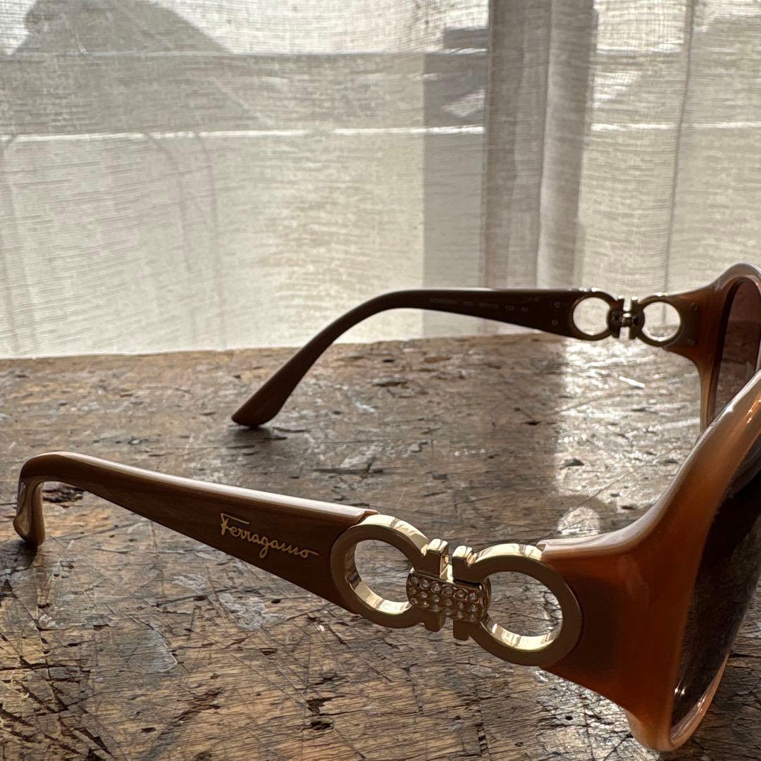 《Salvatore Ferragamo 》サングラス