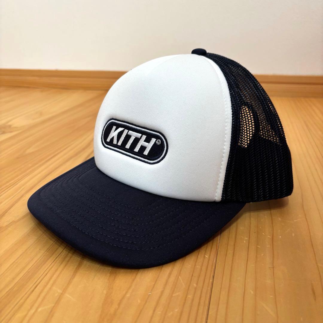 【美品】KITH トラッカーキャップ ホワイト/ネイビー 帽子