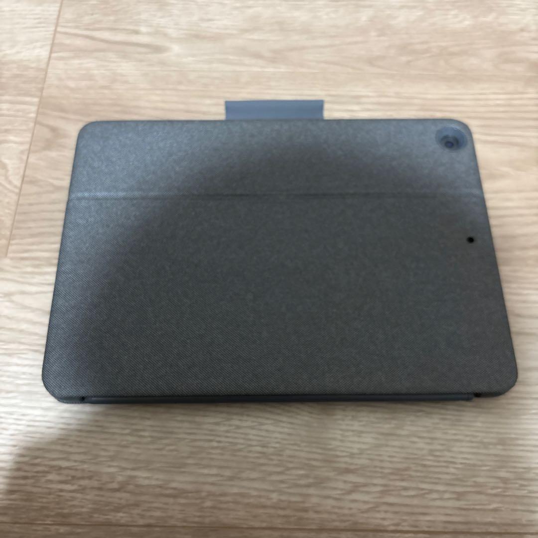 iPad第7世代　ロジクールキーボード付き