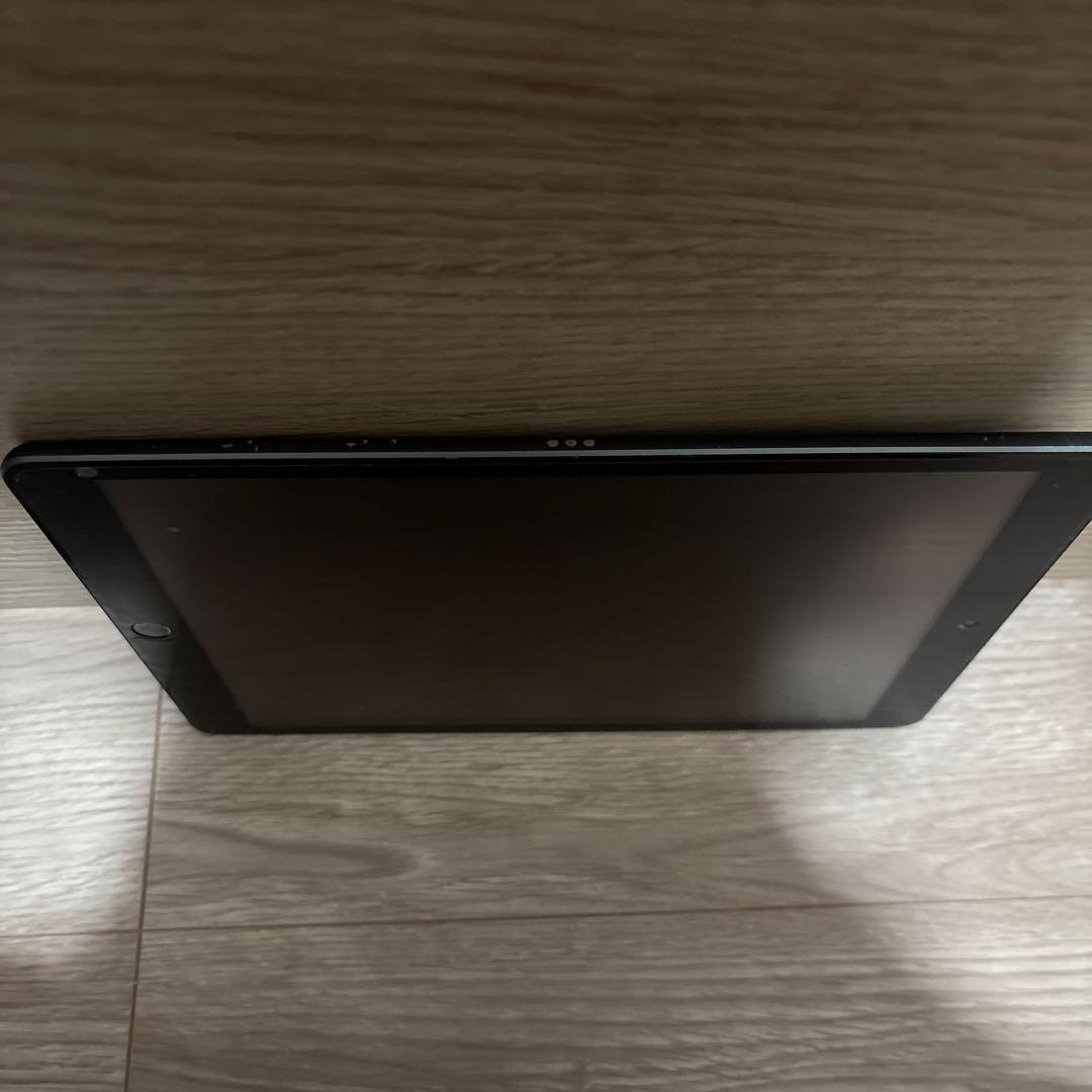 iPad第7世代　ロジクールキーボード付き