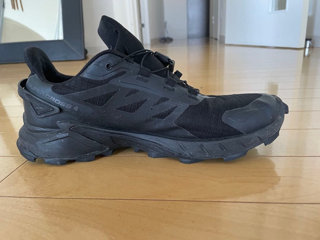 SALOMON トレイルランニングシューズ ブラック