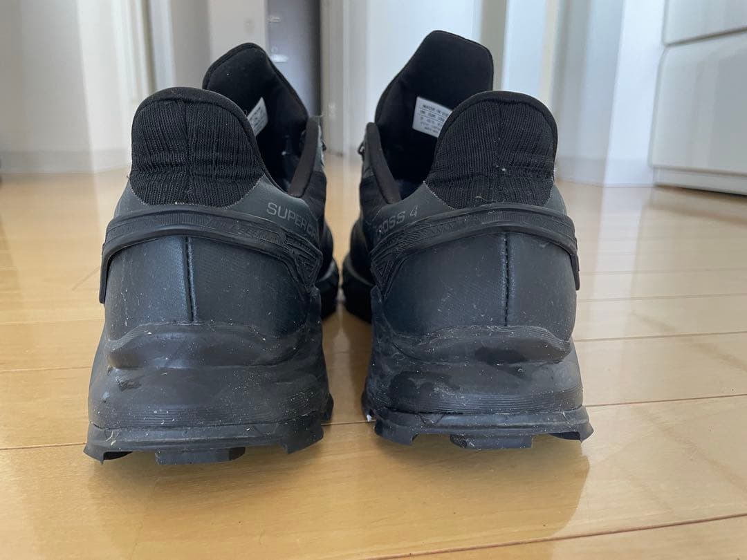 SALOMON トレイルランニングシューズ ブラック