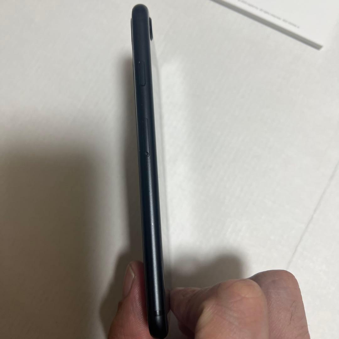 iPhonese（第二世代）128gb