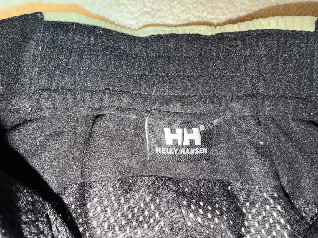スノーボードウェア　上着RONIN、ズボンHELLY HANSEN セット