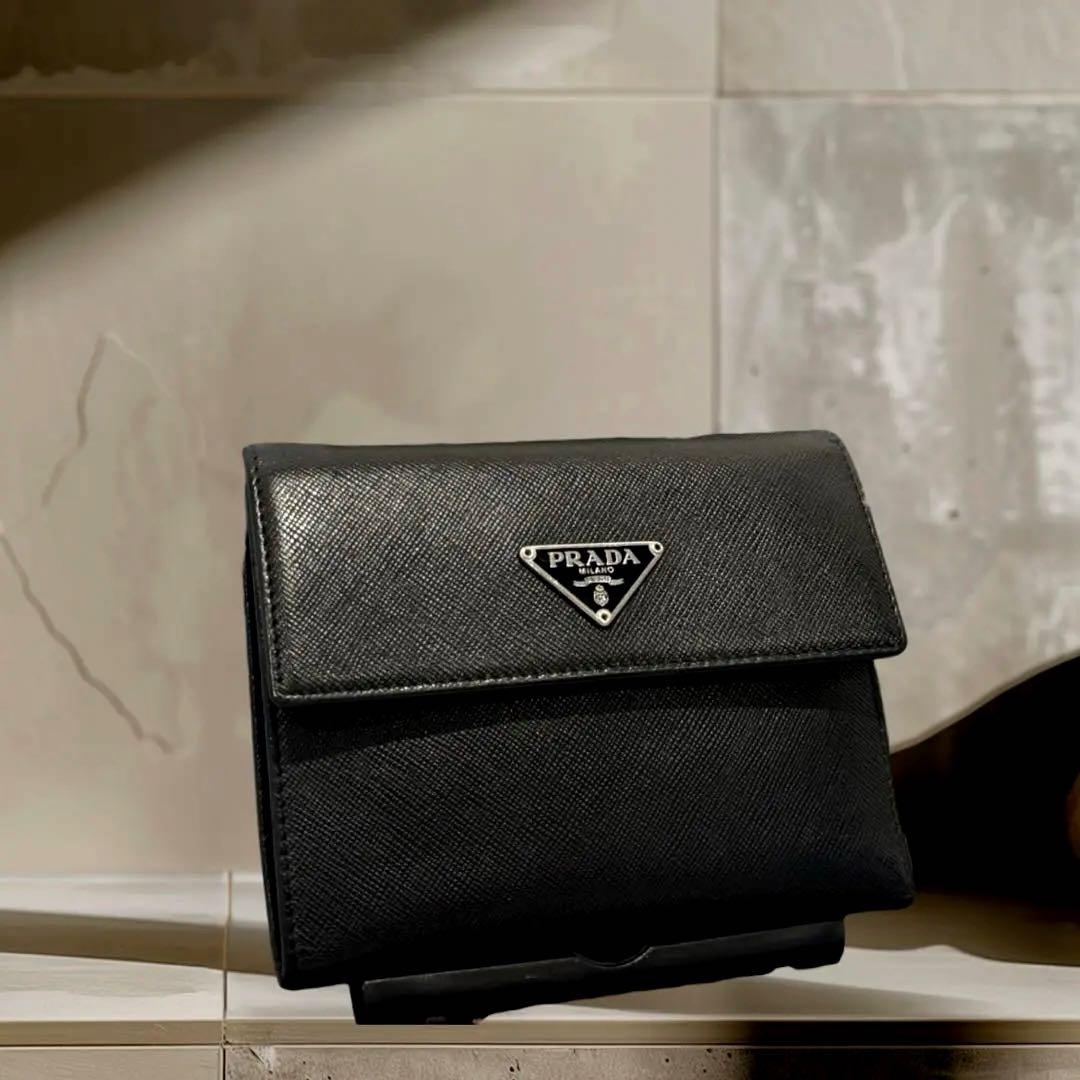 人気‼️PRADA プラダ サフィアーノ レザー 財布 三角ロゴ 黒 正規品