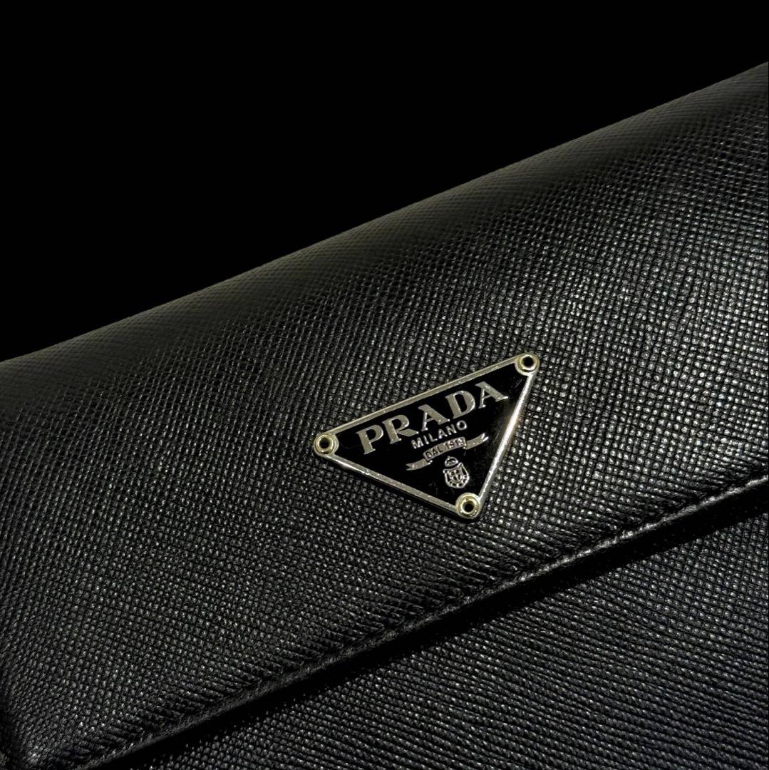 人気‼️PRADA プラダ サフィアーノ レザー 財布 三角ロゴ 黒 正規品
