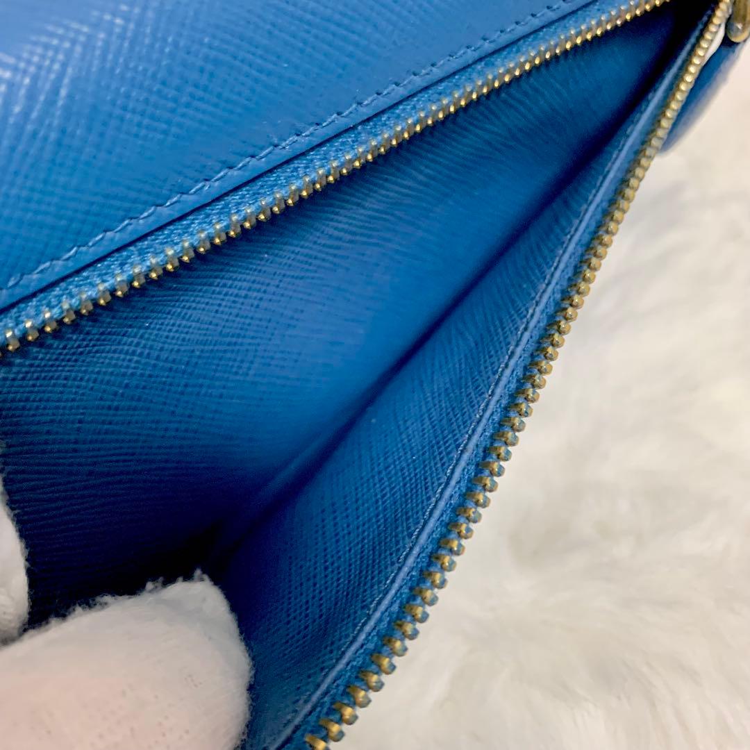 美品！プラダ 長財布　二つ折り　サフィアーノ　レザー　ブルー系