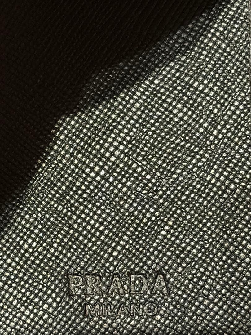 【美品】PRADA サフィアーノ レザー 三つ折り財布 プラダ ブラック