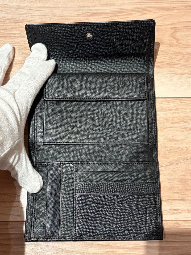 【美品】PRADA サフィアーノ レザー 三つ折り財布 プラダ ブラック