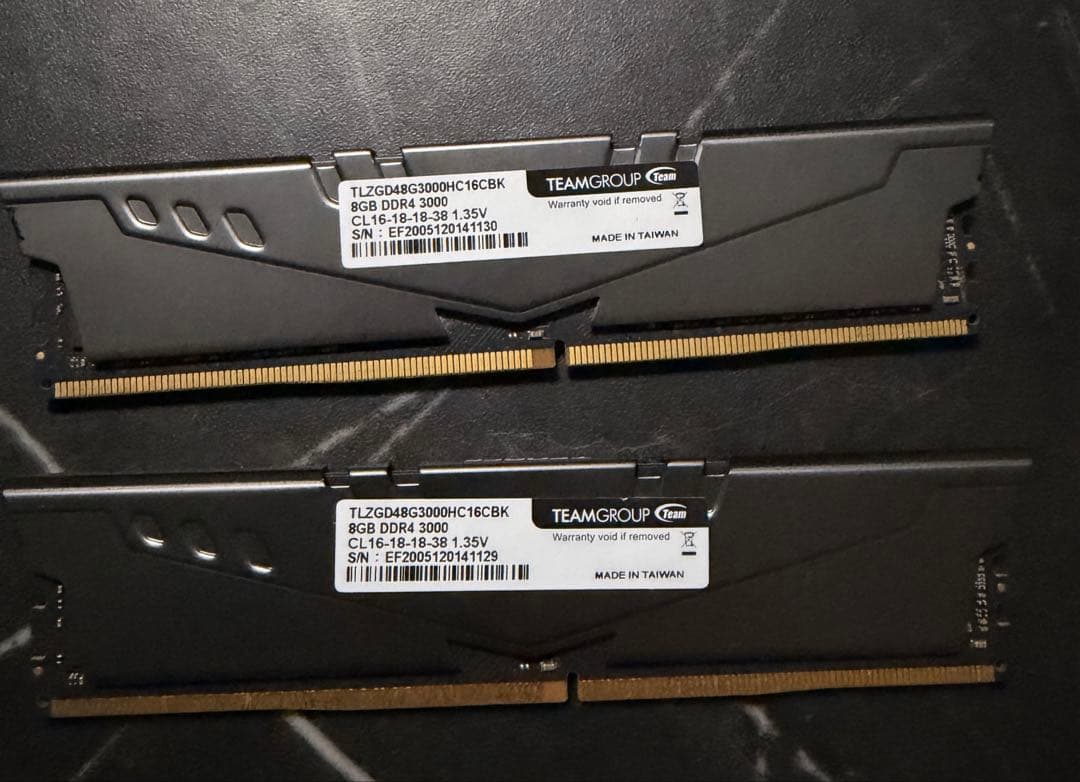 杜*茜様 DDR4メモリ 16GB(8GBx2) ジャンク