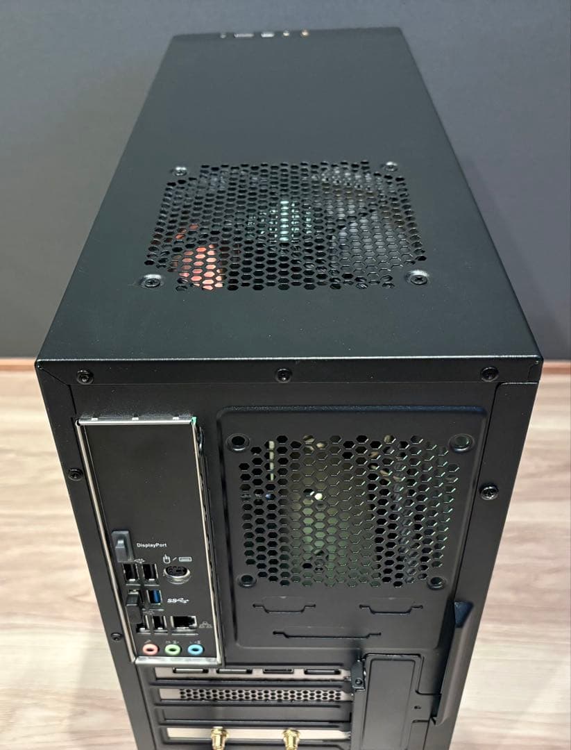 白　RTX4060　ゲーミングpc i5 14400F DDR5搭載！
