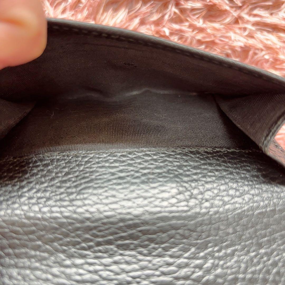 GUCCI グッチ　財布　二つ折り財布　折り財布　ウォレット　ブラック　ゴールド